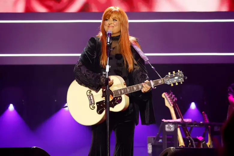 Wynonna judd performance reactions: From the Stage to Social Media